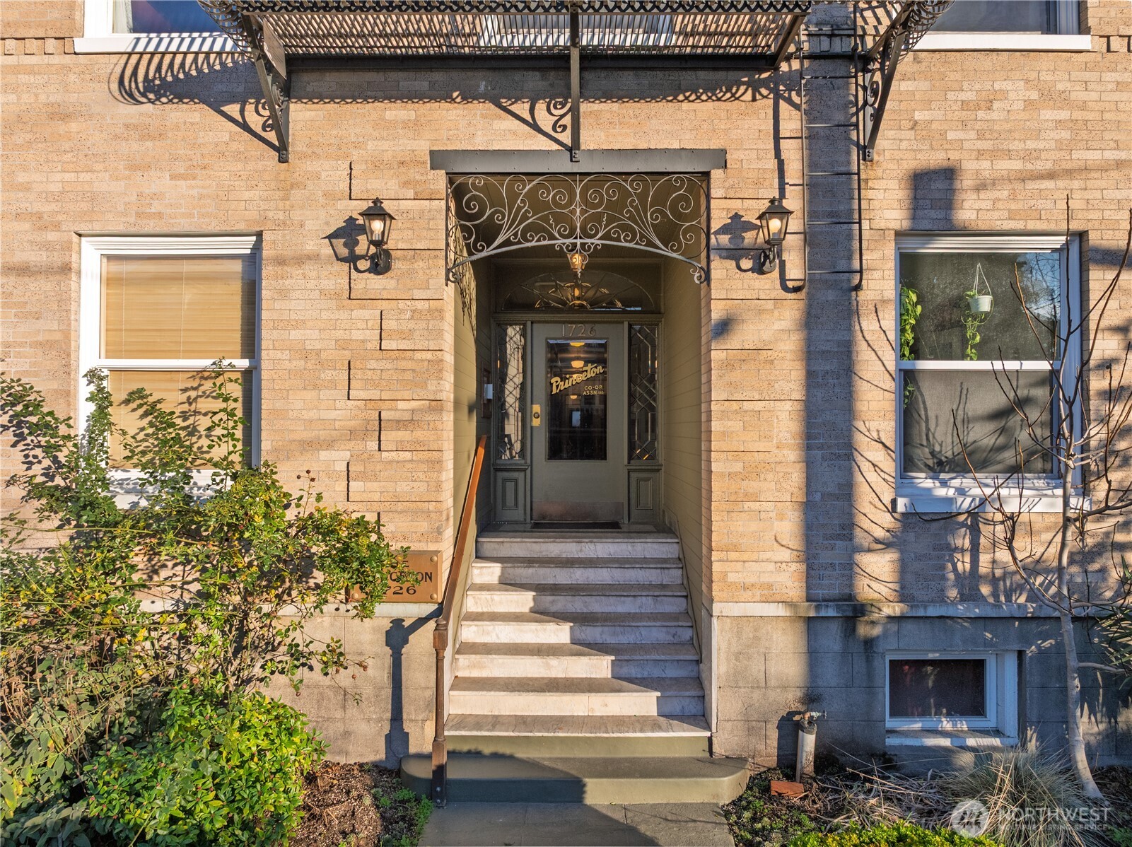 1726 15th Avenue, Unit 14 Seattle, WA 98122 - Photo 26 of 31