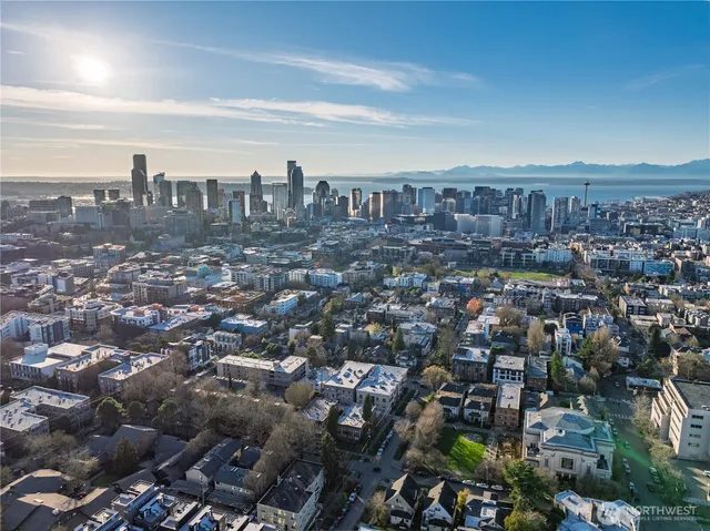 $279,950 | 1726 15th Avenue, Unit 14, Seattle, WA 98122