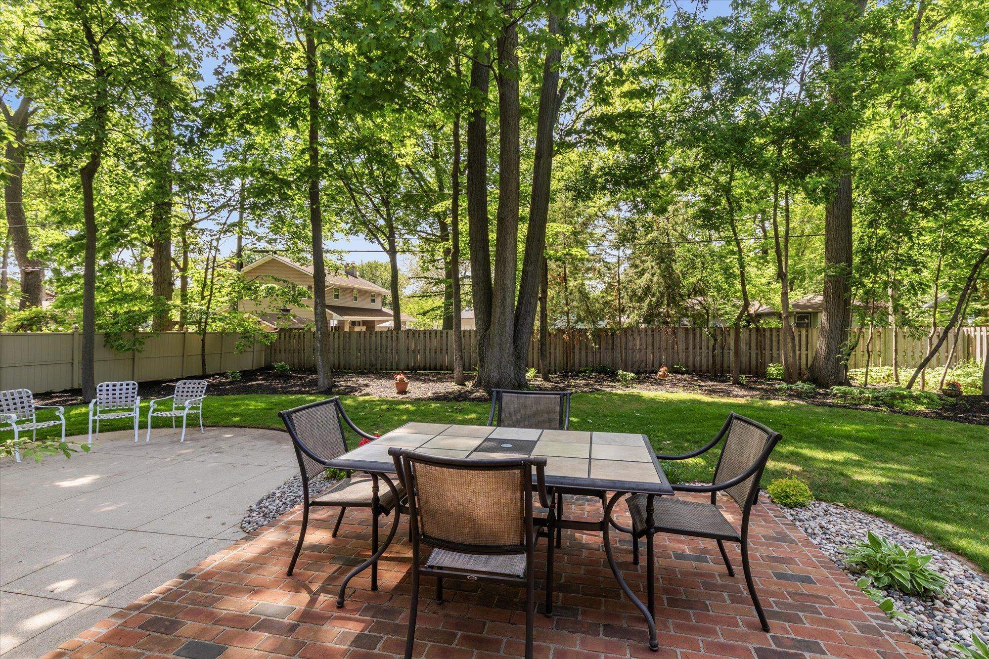 1837 South Lee Street Appleton, WI 54915 - Photo 7 of 37