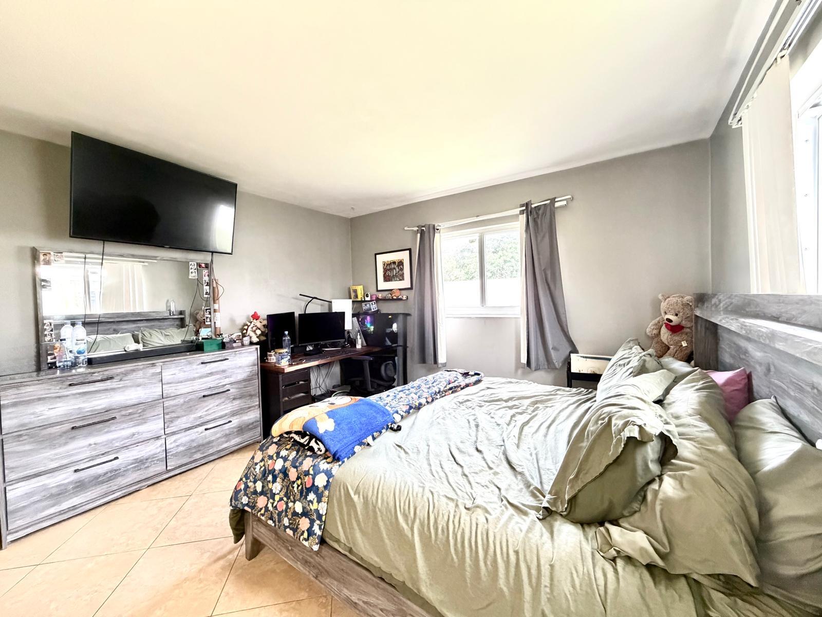 4731 Northeast 21st Terrace, Unit 2 Lighthouse Point, FL 33064 - Photo 8 of 29 2358e459-3fbe-4ffe-8ee3-b87bea783d90