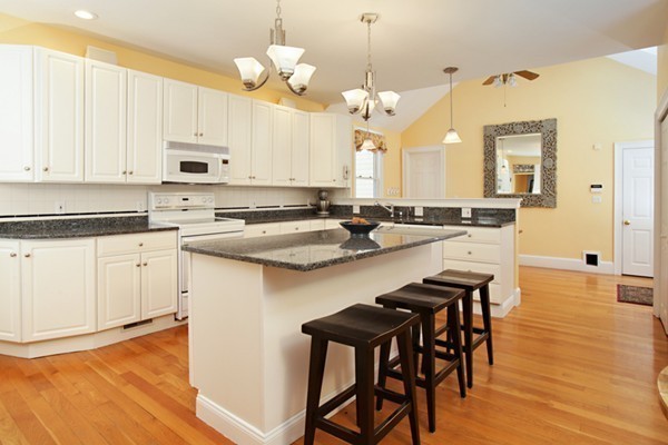 8 Haskell Street Lexington, MA 02420 - Photo 4 of 14 Gallery Image 4