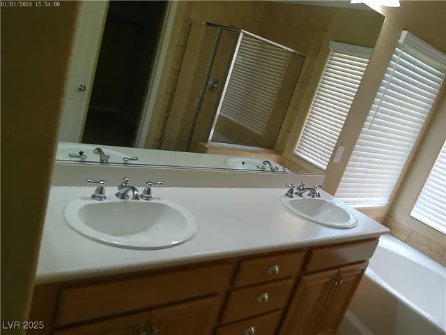 $2,100 | 7051 Oakwood Pines Court, Las Vegas, NV 89166