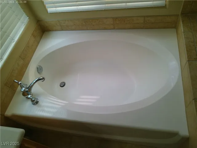 $2,100 | 7051 Oakwood Pines Court, Las Vegas, NV 89166