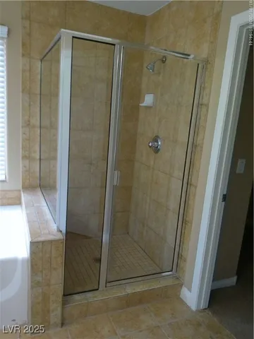 $2,100 | 7051 Oakwood Pines Court, Las Vegas, NV 89166