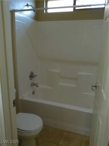 $2,100 | 7051 Oakwood Pines Court, Las Vegas, NV 89166