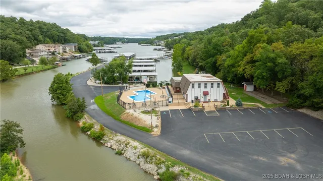 $380,000 | 39 Buckingham Drive, Camdenton, MO 65020