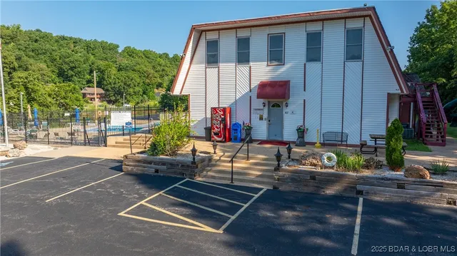 $380,000 | 39 Buckingham Drive, Camdenton, MO 65020