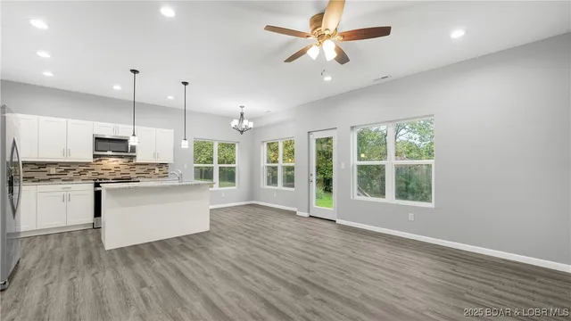 $369,000 | 39 Buckingham Drive, Camdenton, MO 65020