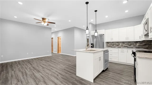 $369,000 | 39 Buckingham Drive, Camdenton, MO 65020