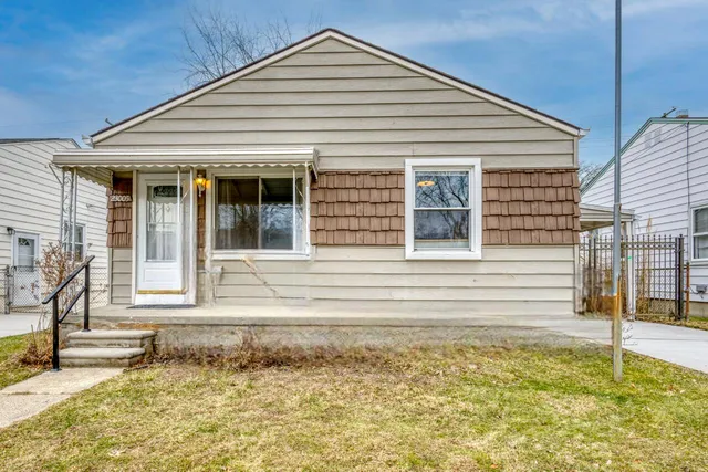 $1,700 | 23005 California Street, St. Clair Shores, MI 48080