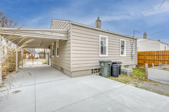 $1,700 | 23005 California Street, St. Clair Shores, MI 48080