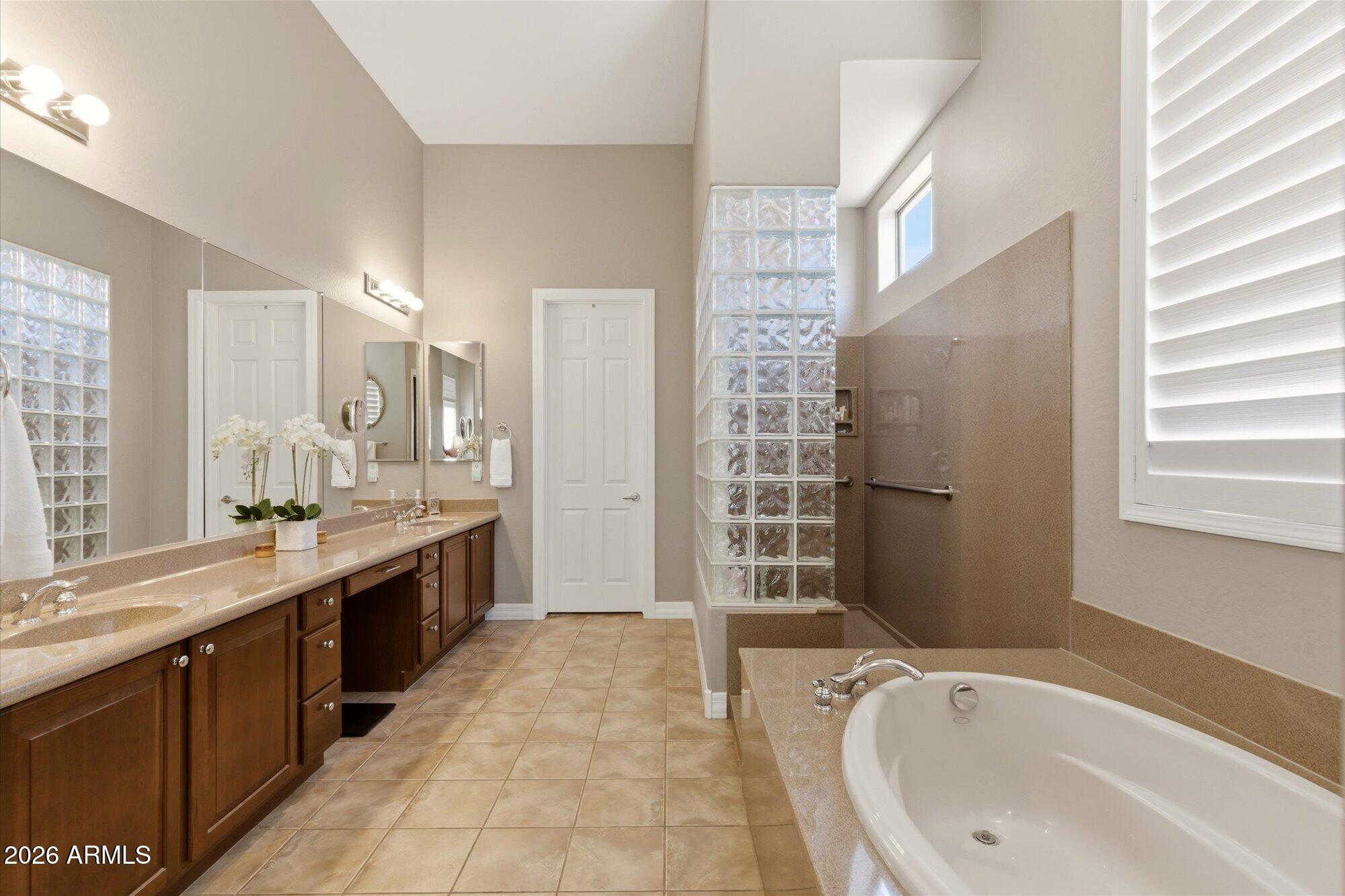 40118 North Lytham Way Phoenix, AZ 85086 - Photo 20 of 40 Double sinks, separate tub and shower