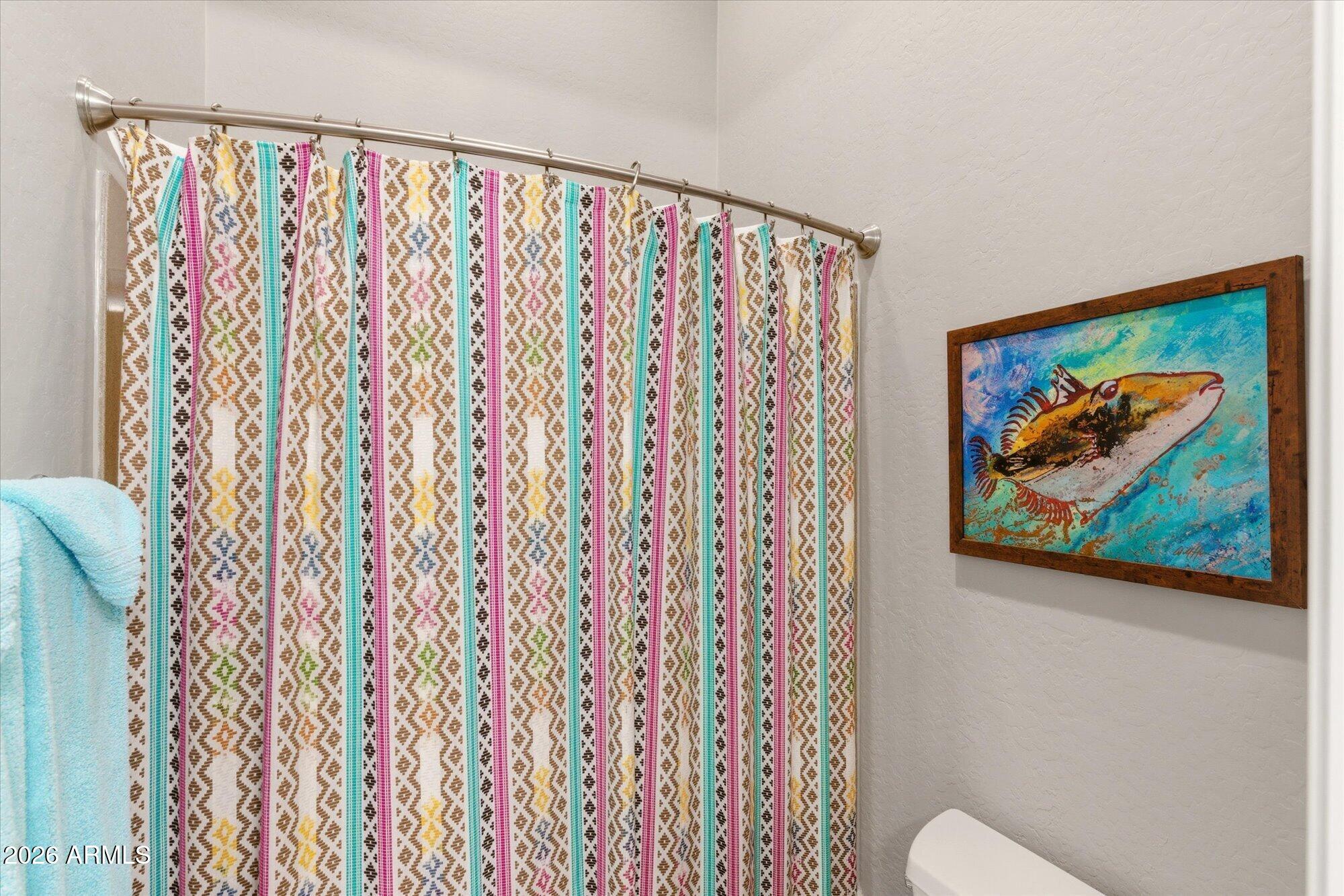 40118 North Lytham Way Phoenix, AZ 85086 - Photo 23 of 40 Jack and Jill shower/tub
