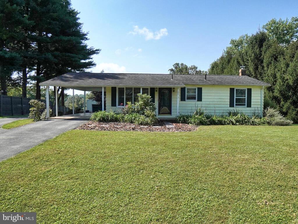 Welcome to 2413 Flag Marsha Road!