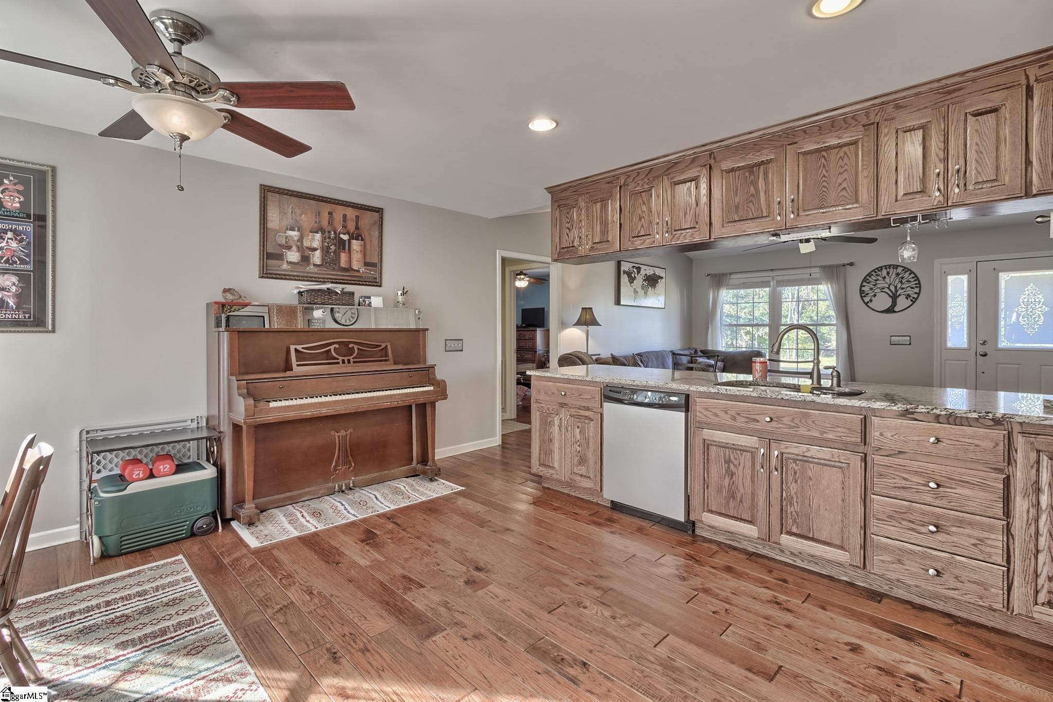 3843 Neely Ferry Road Laurens, SC 29360 - Photo 10 of 29