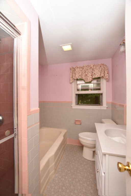 121 Swan Road Smithfield, RI 02917 - Photo 17 of 19