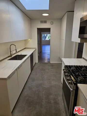 $3,950 | 4531 Van Nuys Boulevard, Sherman Oaks, CA 91403