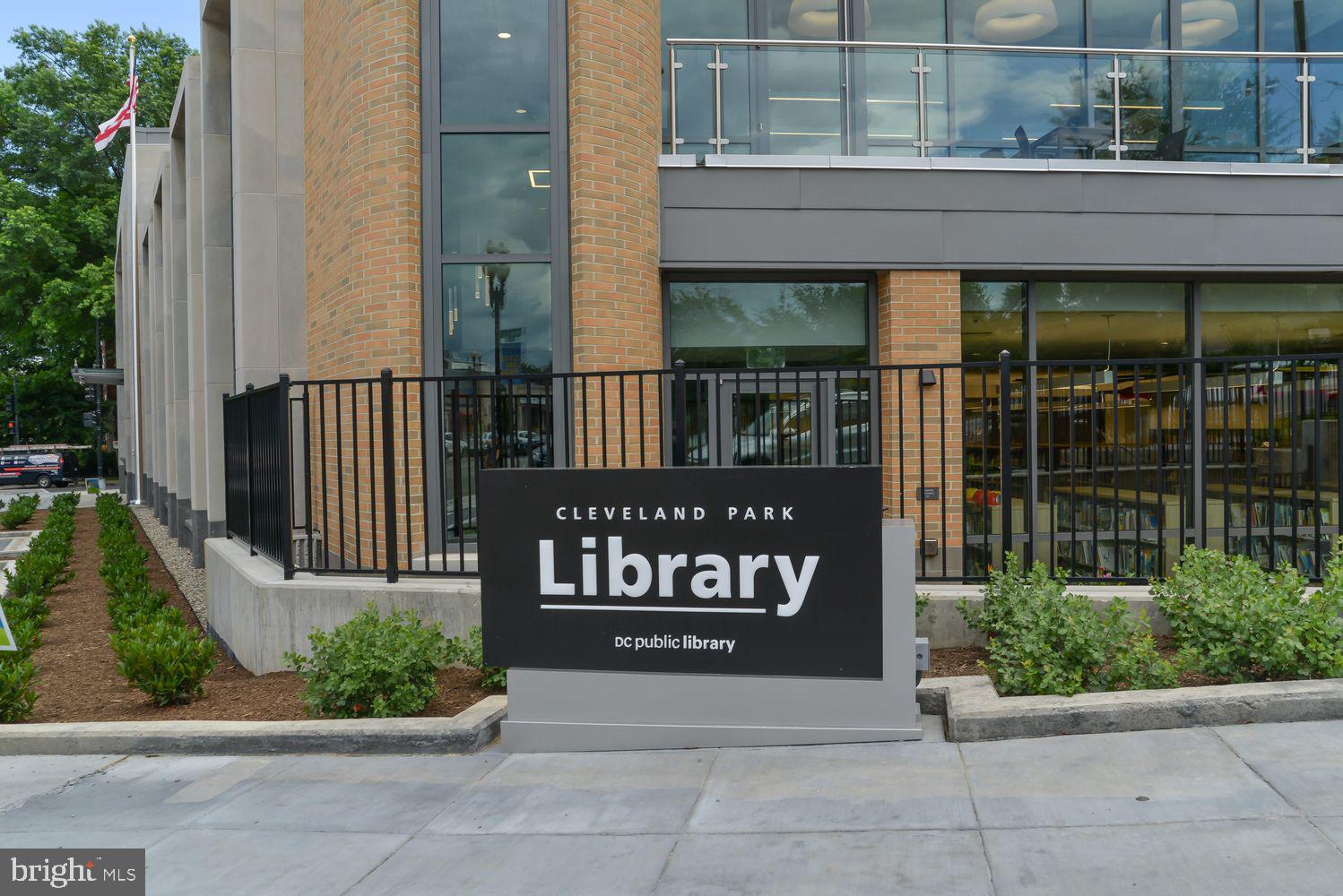 2907 Newark Street Northwest Washington, DC 20008 - Photo 22 of 41