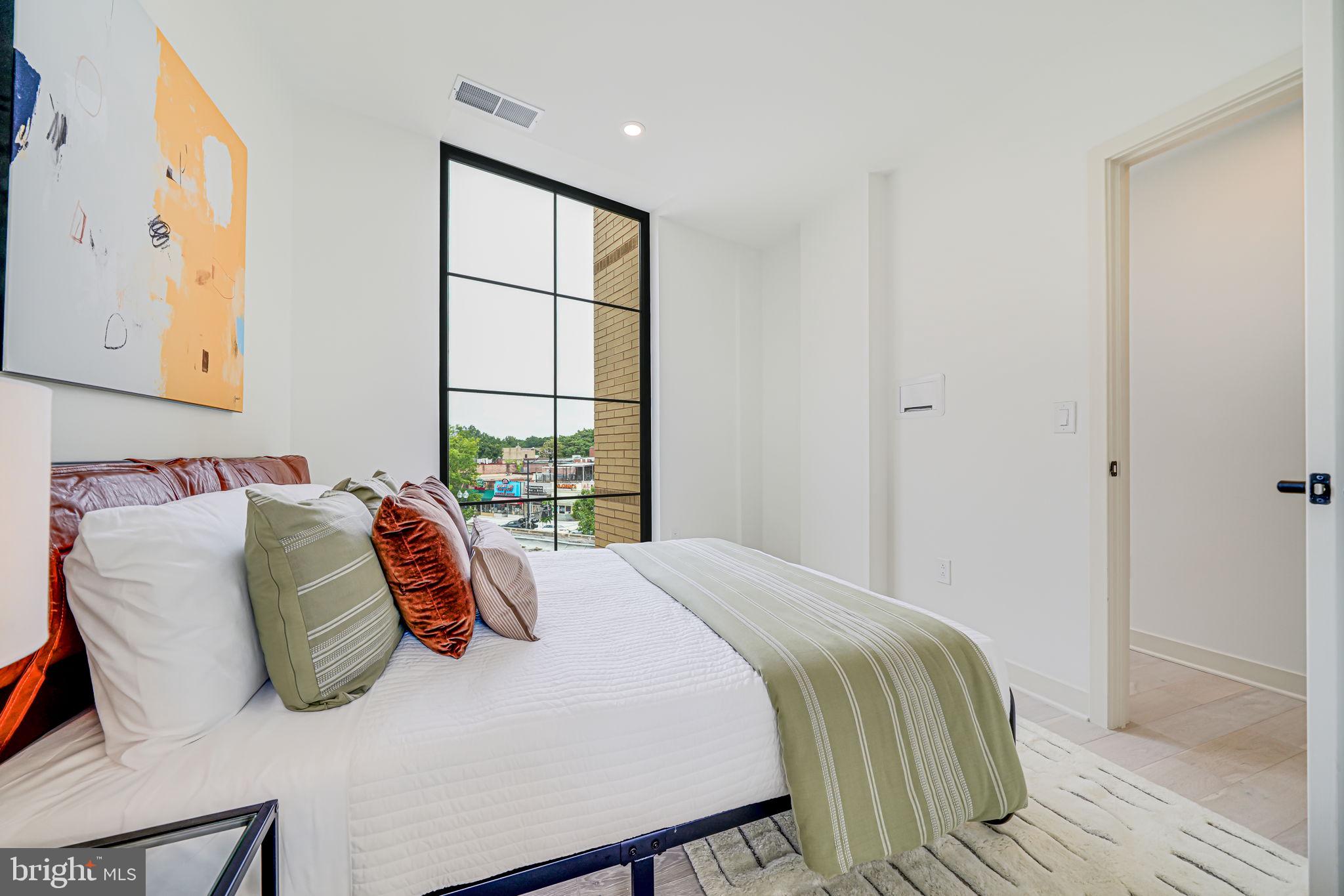 2907 Newark Street Northwest Washington, DC 20008 - Photo 5 of 41