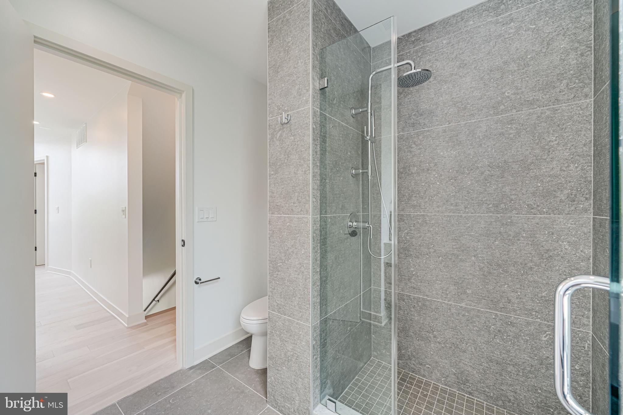 2907 Newark Street Northwest Washington, DC 20008 - Photo 7 of 41