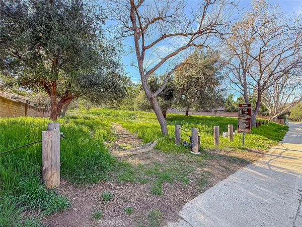 $765,000 | 230 Via Del Caballo, Oak Park, CA 91377