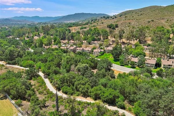 $765,000 | 230 Via Del Caballo, Oak Park, CA 91377