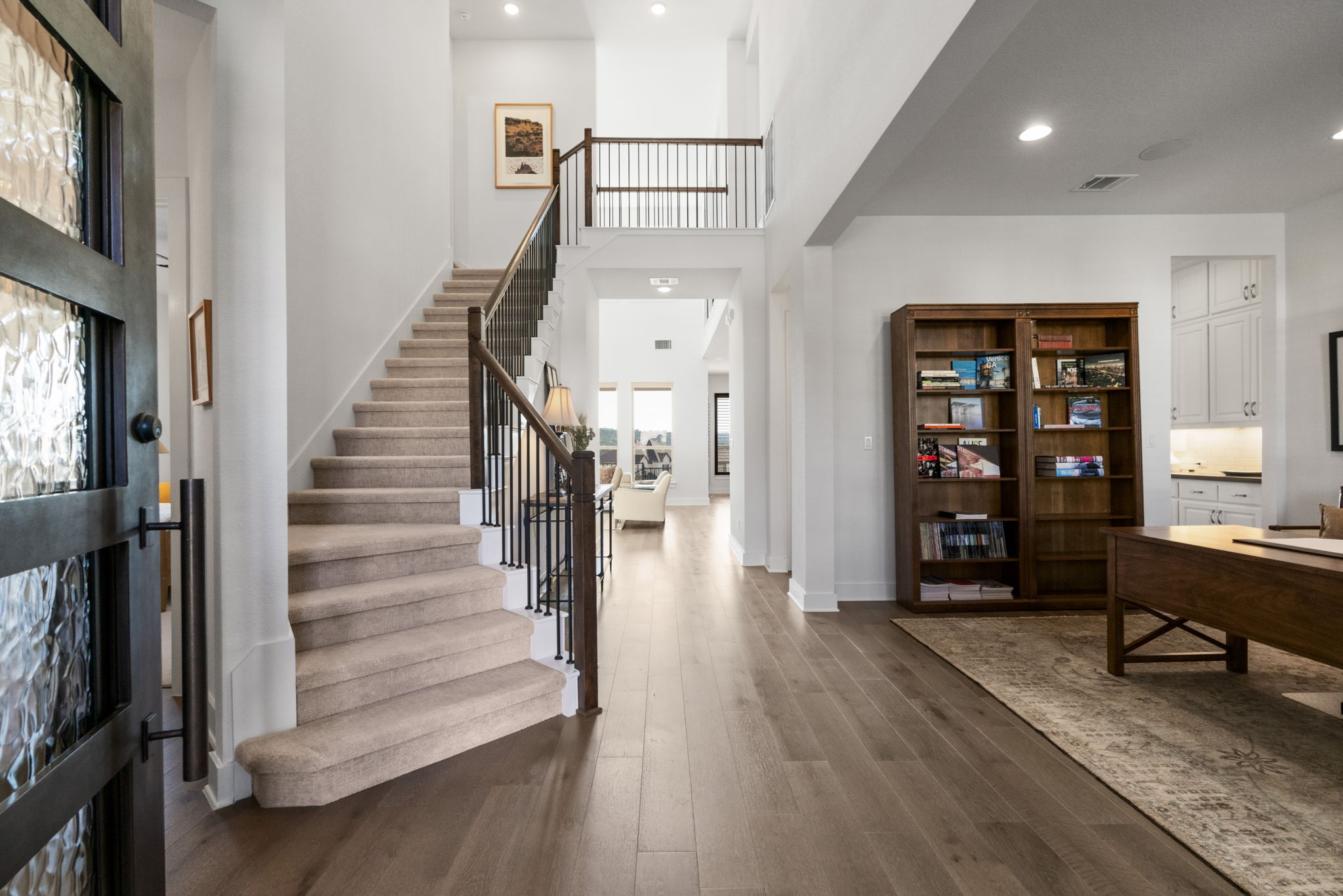 4704 Montorio Way Leander, TX 78641 - Photo 4 of 40 a view of a livingroom with furniture and workspace