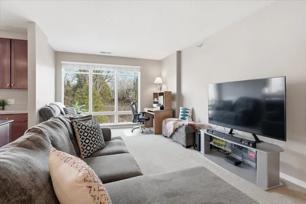 $239,900 | 1070 Grandview Court Northeast, Unit 414, Columbia Heights, MN 55421