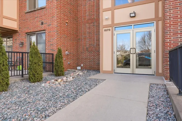 $239,900 | 1070 Grandview Court Northeast, Unit 414, Columbia Heights, MN 55421