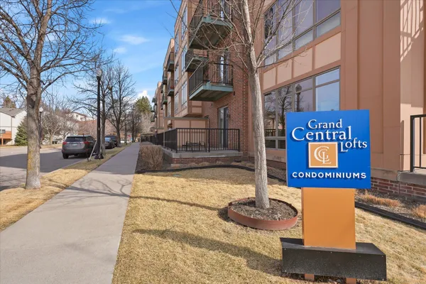 $239,900 | 1070 Grandview Court Northeast, Unit 414, Columbia Heights, MN 55421