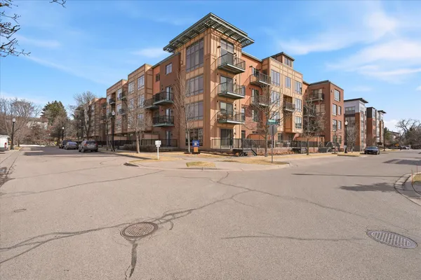 $239,900 | 1070 Grandview Court Northeast, Unit 414, Columbia Heights, MN 55421