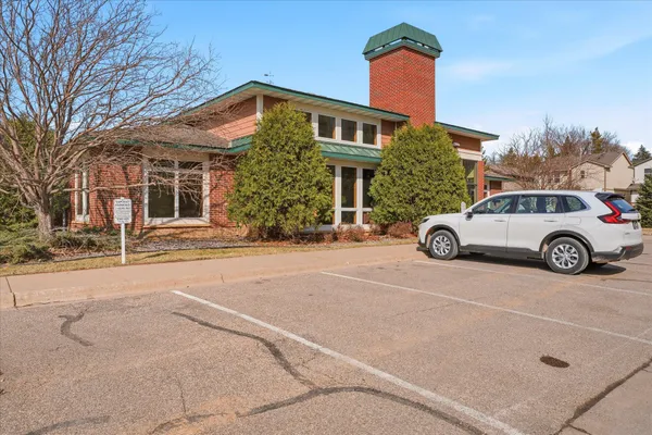 $239,900 | 1070 Grandview Court Northeast, Unit 414, Columbia Heights, MN 55421