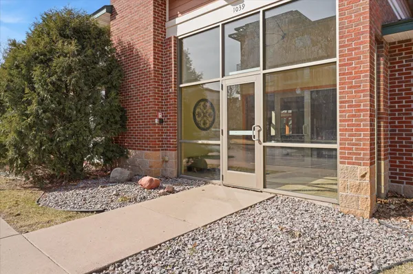 $239,900 | 1070 Grandview Court Northeast, Unit 414, Columbia Heights, MN 55421