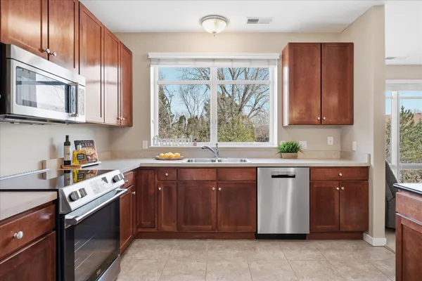 $239,900 | 1070 Grandview Court Northeast, Unit 414, Columbia Heights, MN 55421