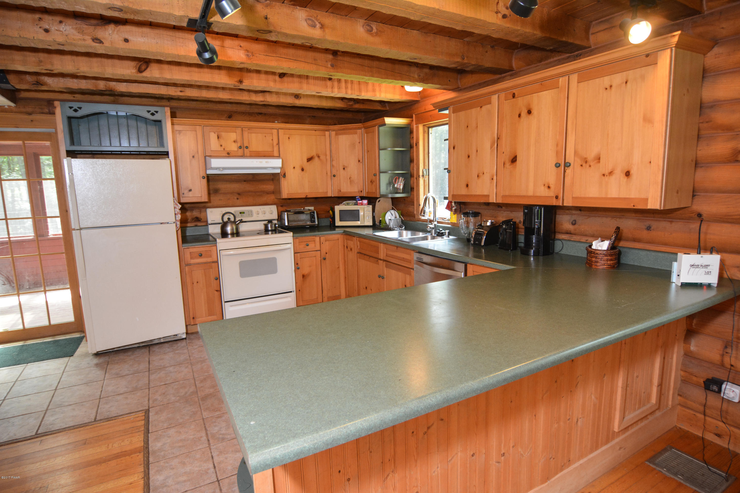 113 Old Schoolhouse Road Milford, PA 18337 - Photo 8 of 24
