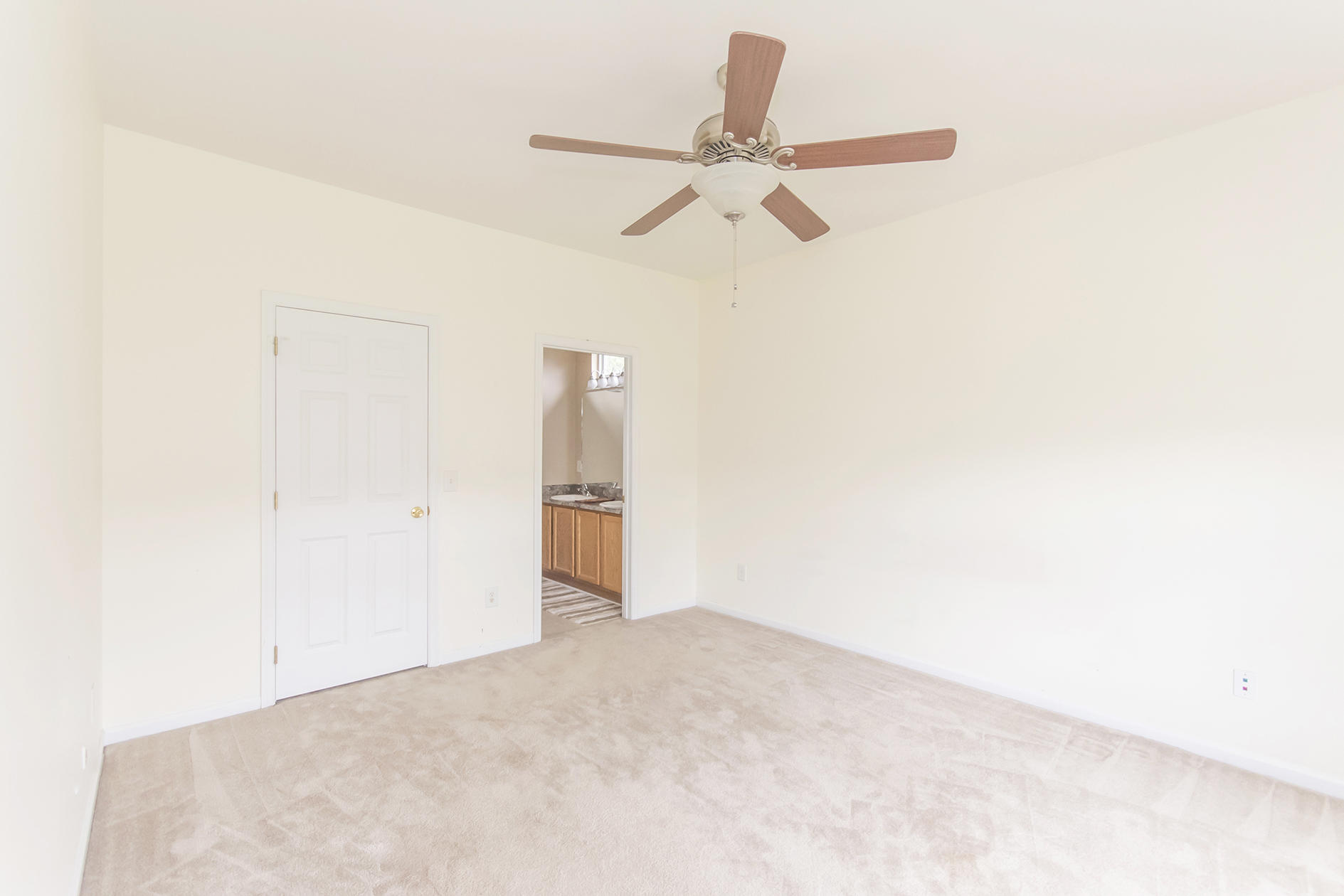 261 Westbrooke Road Summerville, SC 29486 - Photo 22 of 26 Master bedroom