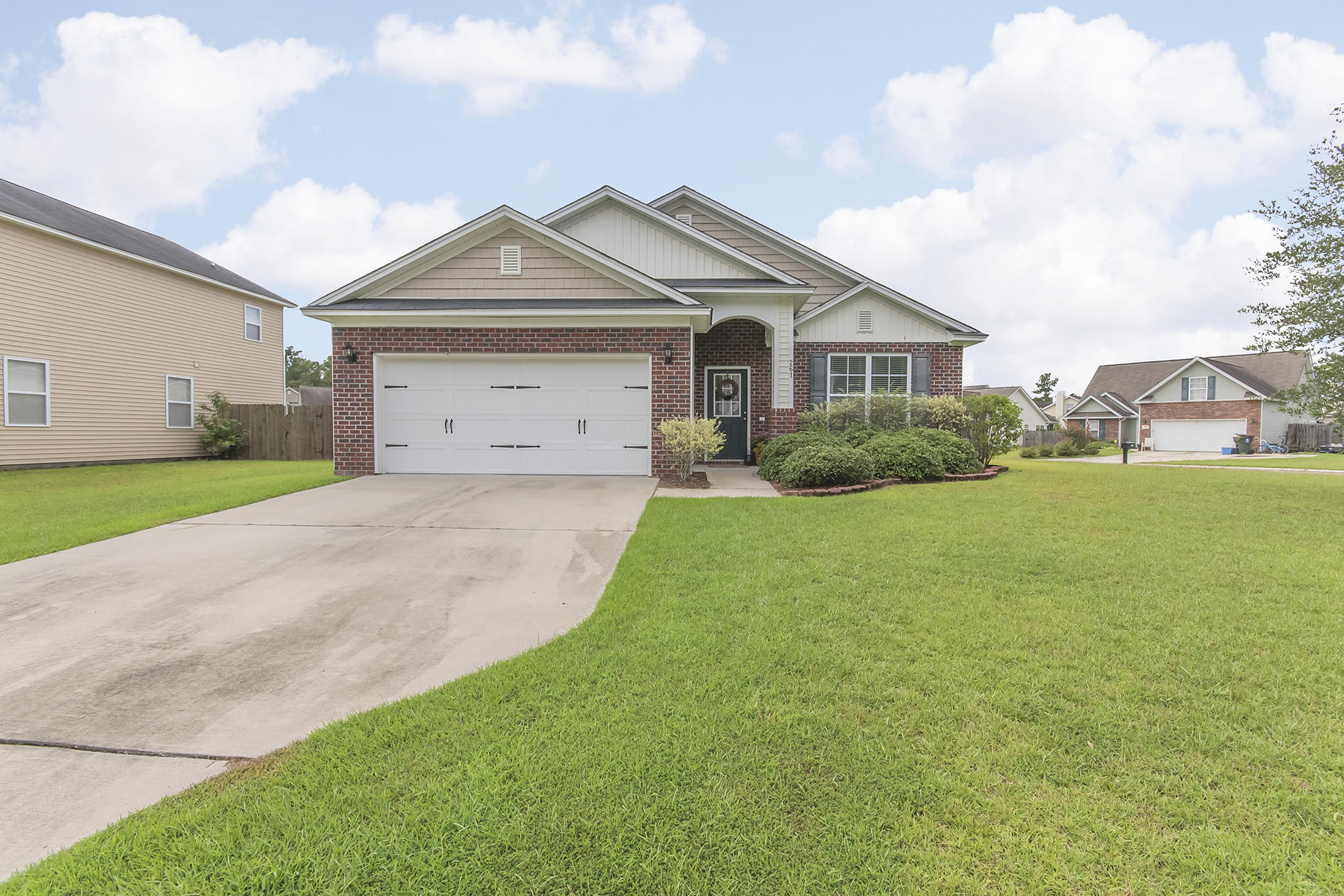 261 Westbrooke Road Summerville, SC 29486 - Photo 7 of 26 Lots of cub appeal