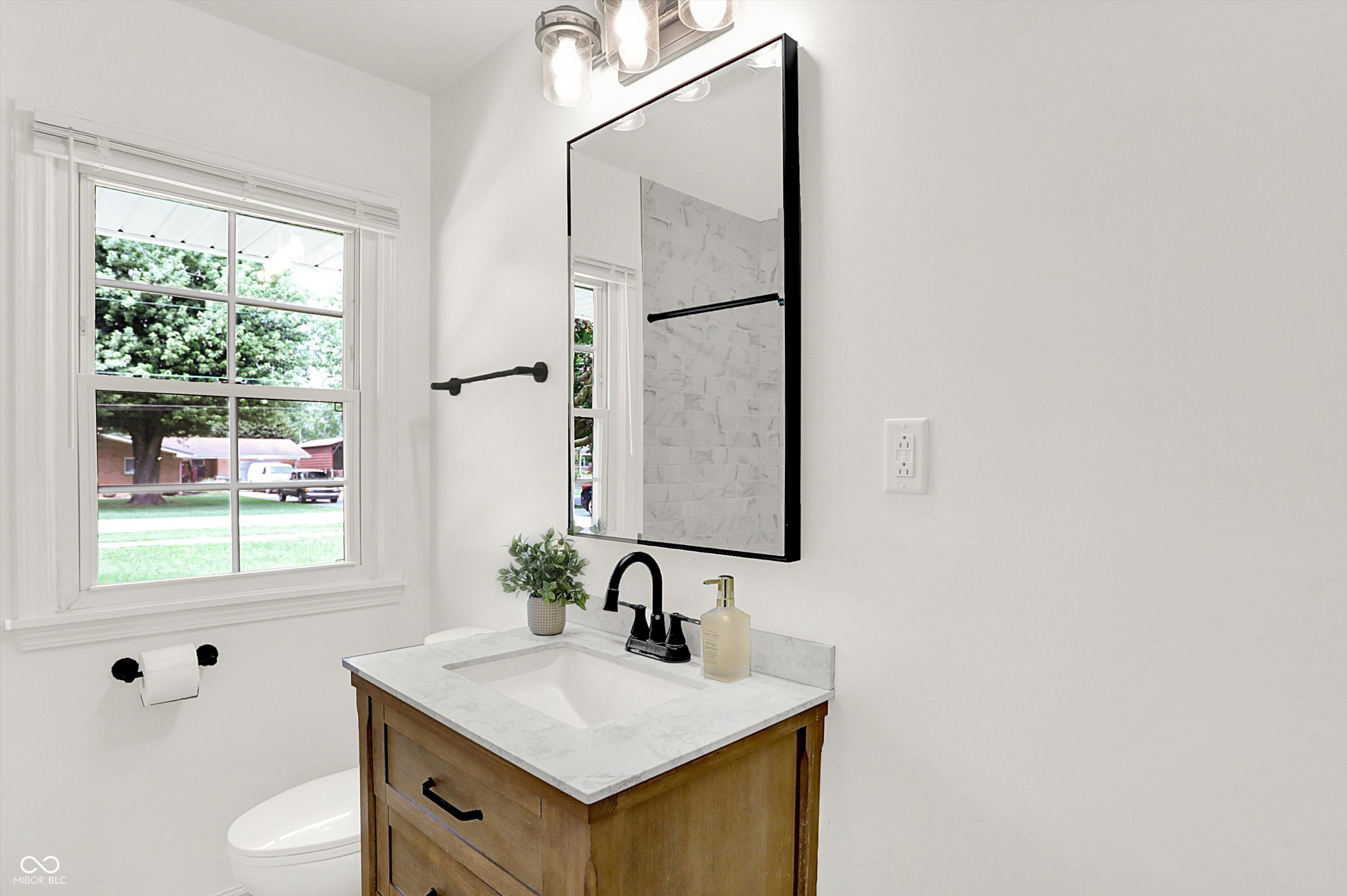 525 Howard Road Greenwood, IN 46142 - Photo 27 of 44 Gallery Image 27