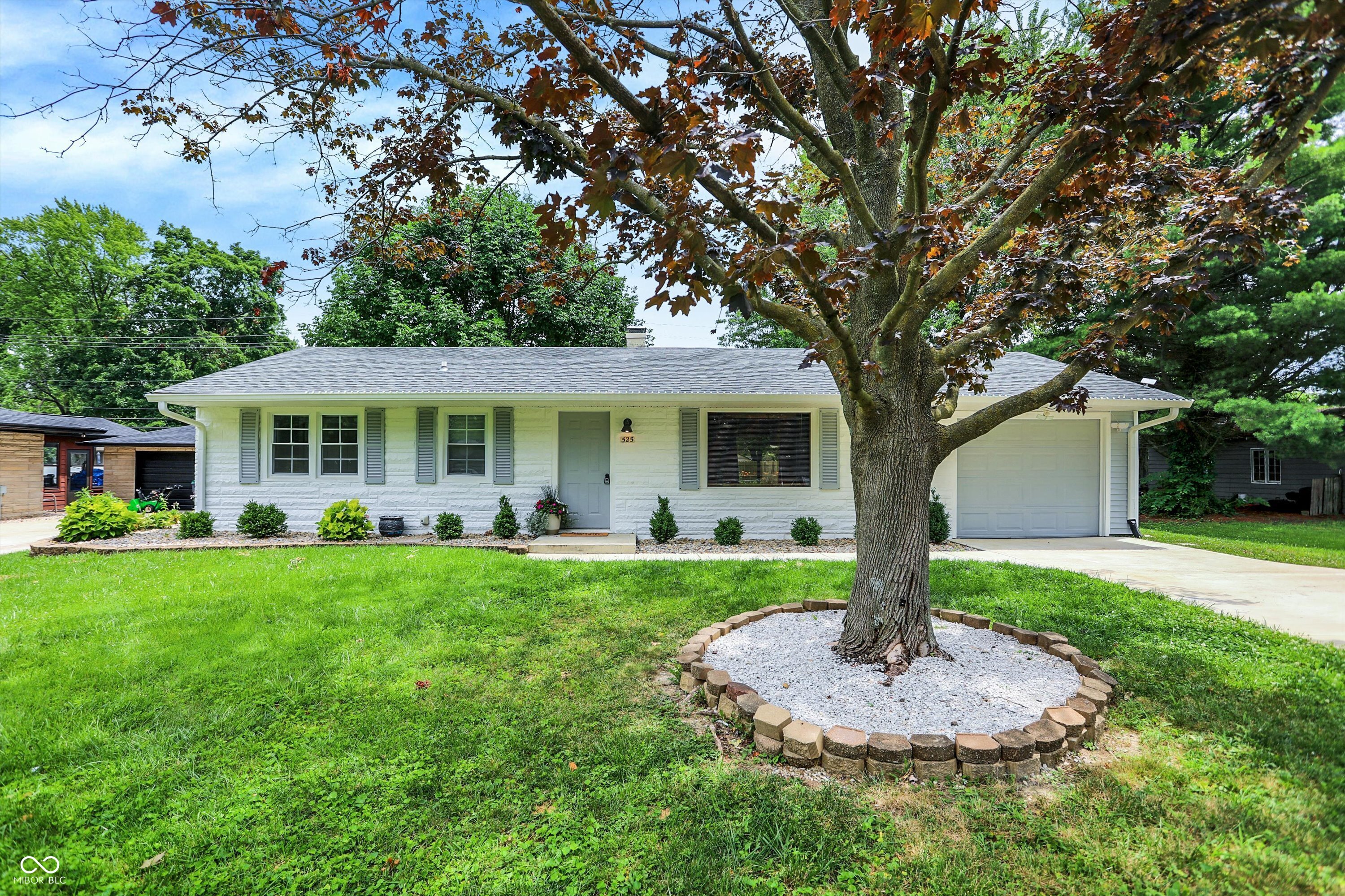 525 Howard Road Greenwood, IN 46142 - Photo 3 of 44 Gallery Image 3