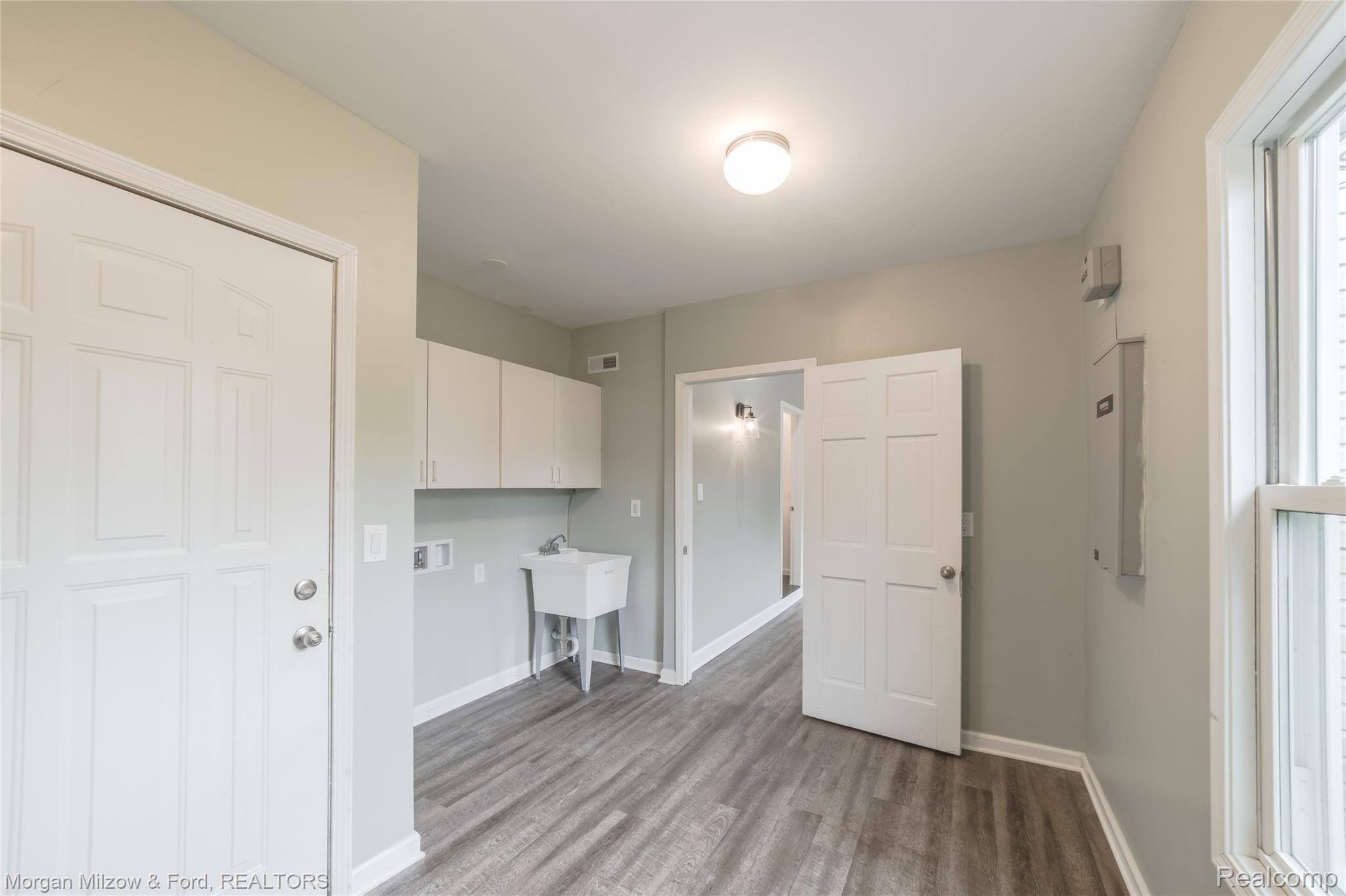 9519 Cedargrove Road Clarkston, MI 48348 - Photo 22 of 58 9515 Cedargrove-14.jpg