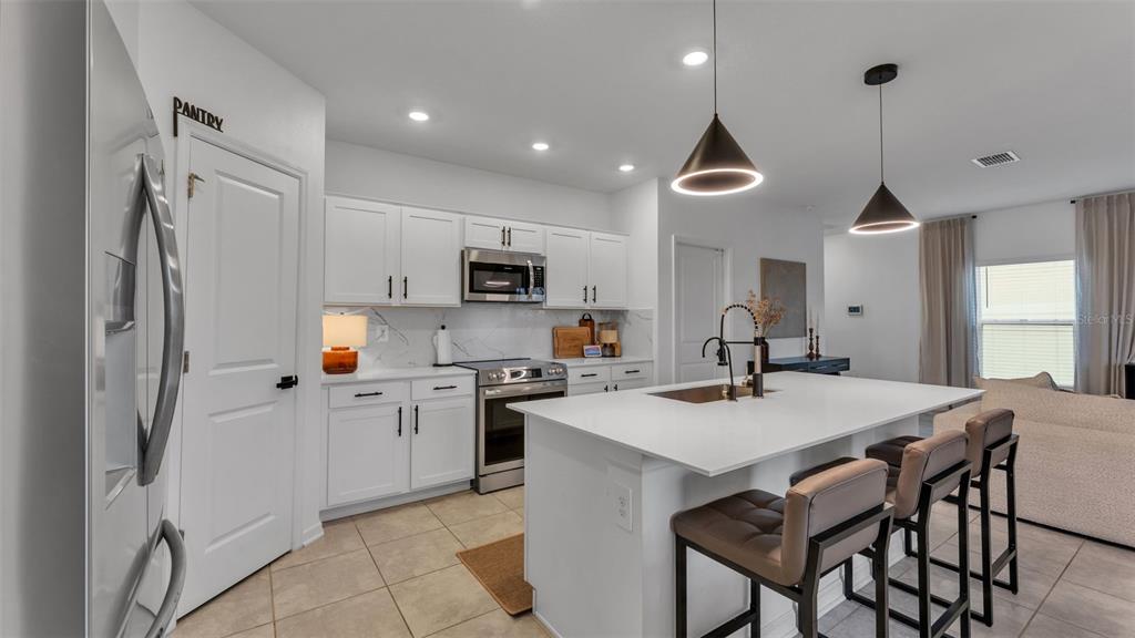 569 Reggie Road Winter Haven, FL 33859 - Photo 8 of 59