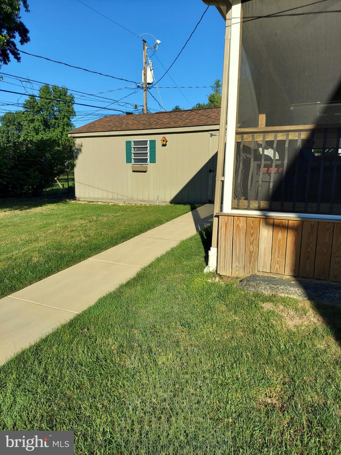 715 Darley Road Claymont, DE 19703 - Photo 32 of 43 Beautifully manicured backyard