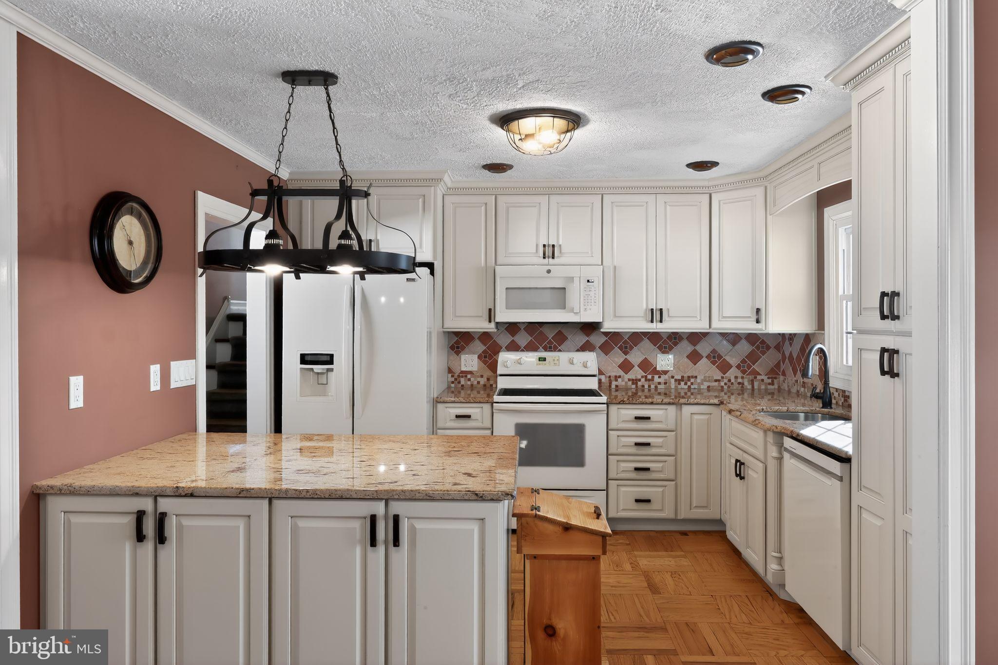 715 Darley Road Claymont, DE 19703 - Photo 6 of 43 Eat-in kitchen with custom renovation