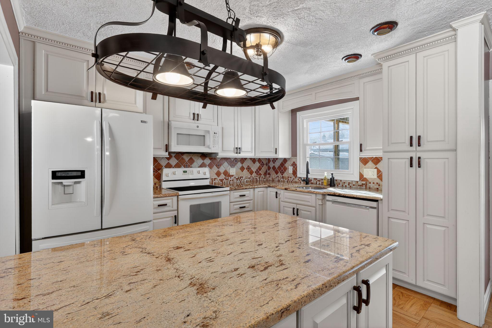 715 Darley Road Claymont, DE 19703 - Photo 7 of 43 Eat in kitchen with custom renovation
