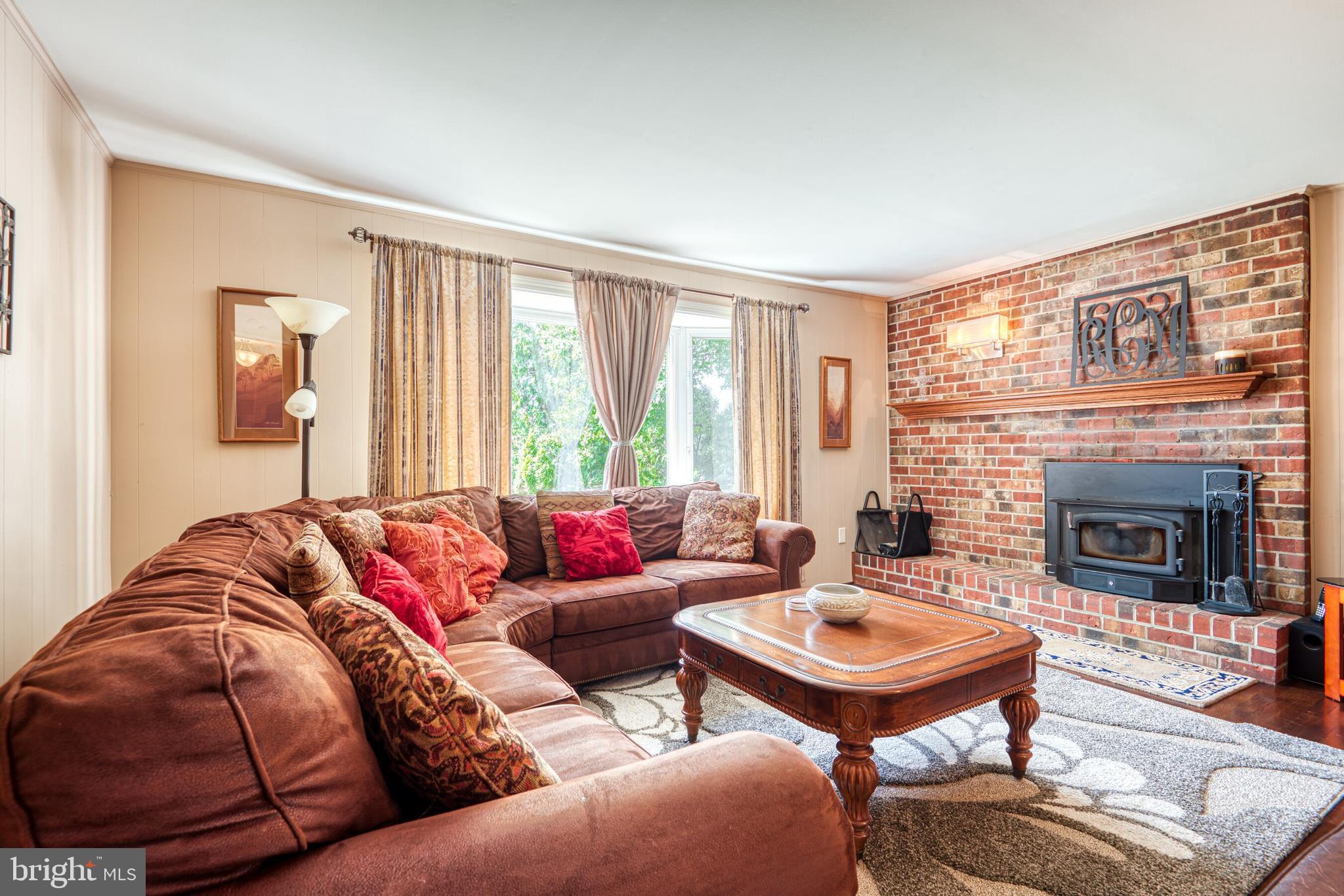 8221 Brattle Road Baltimore, MD 21208 - Photo 19 of 35 Family Room