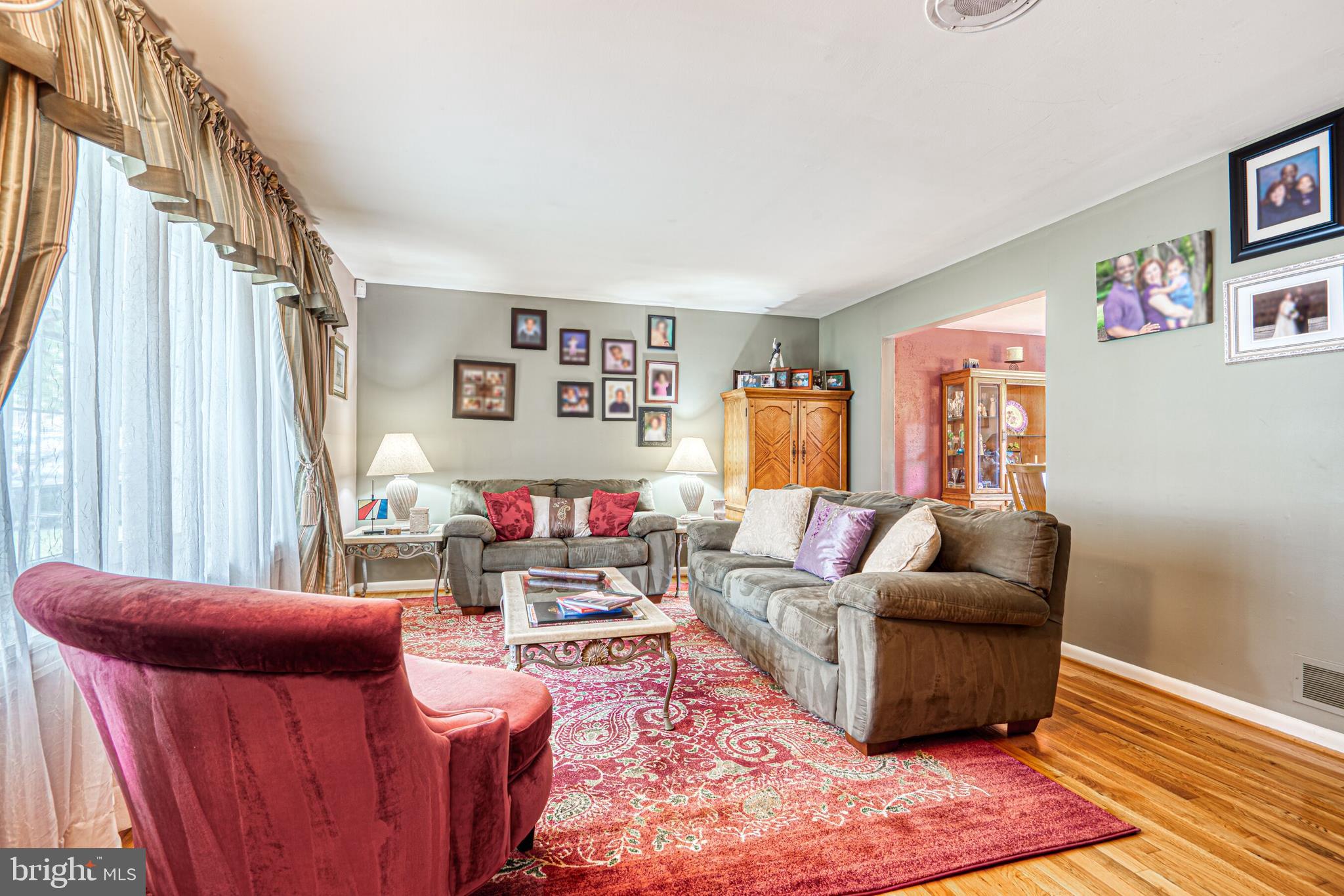 8221 Brattle Road Baltimore, MD 21208 - Photo 21 of 35 Living Room