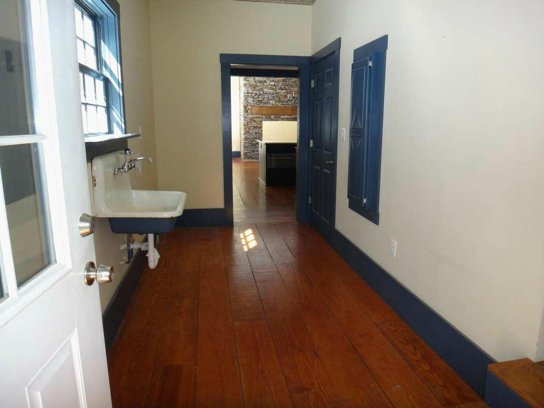 3150 Green Ridge Road Northwest Roanoke, VA 24019 - Photo 9 of 21 laundry