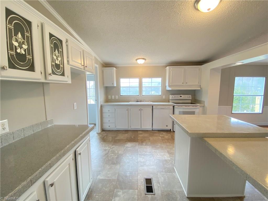 1362 Harris Road Walnut Cove, NC 27052 - Photo 11 of 25 Gallery Image 11