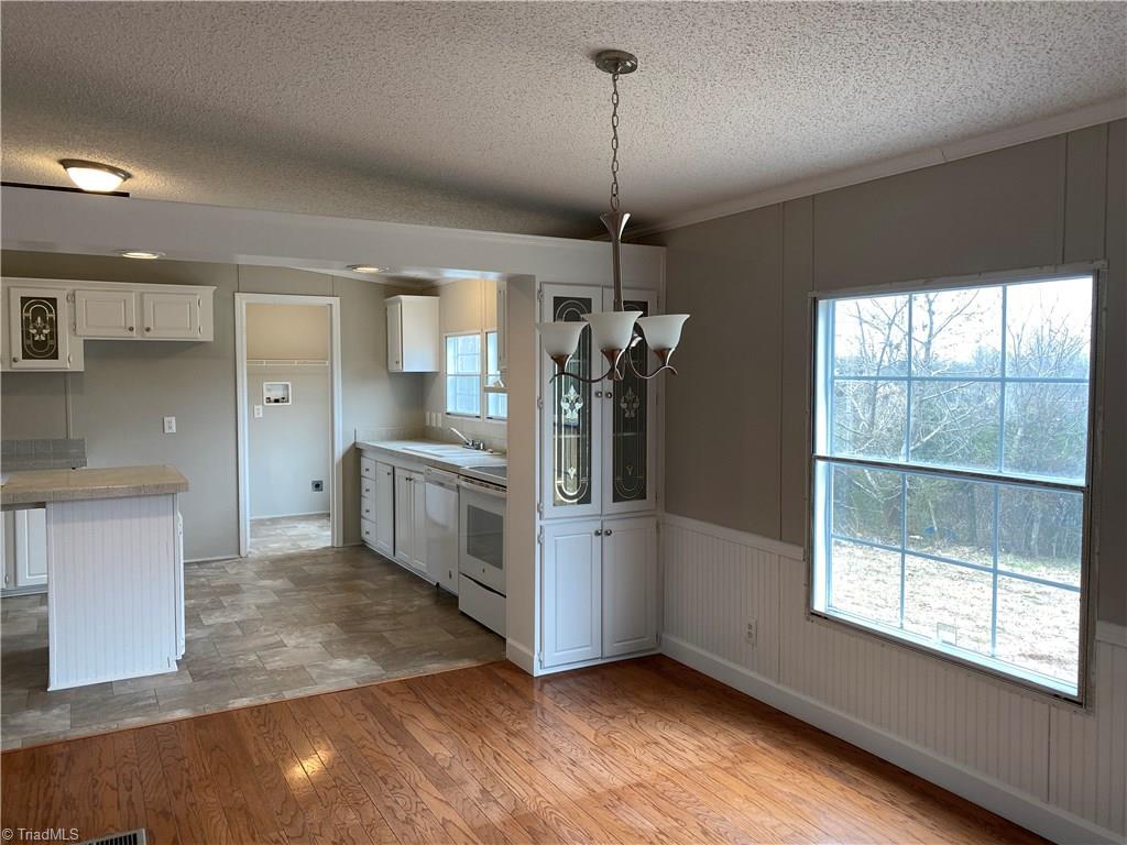1362 Harris Road Walnut Cove, NC 27052 - Photo 9 of 25 Gallery Image 9