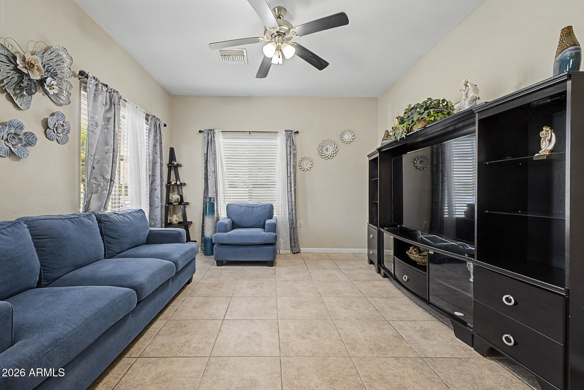8225 South 5th Lane Phoenix, AZ 85041 - Photo 5 of 33 05-5th